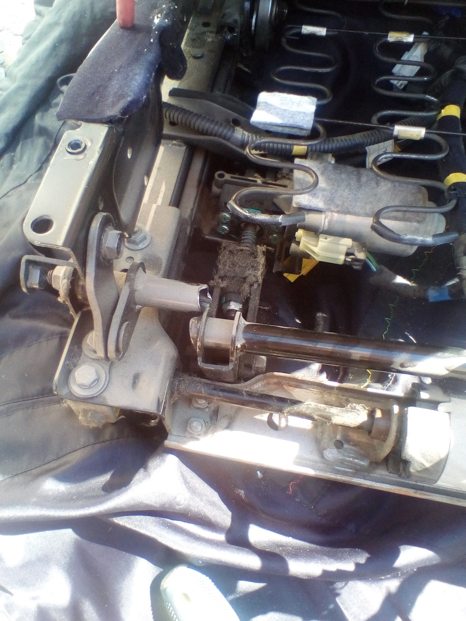 ремонт водительского сиденья — KIA Sorento (1G), 3,3 л, 2007 года ...
