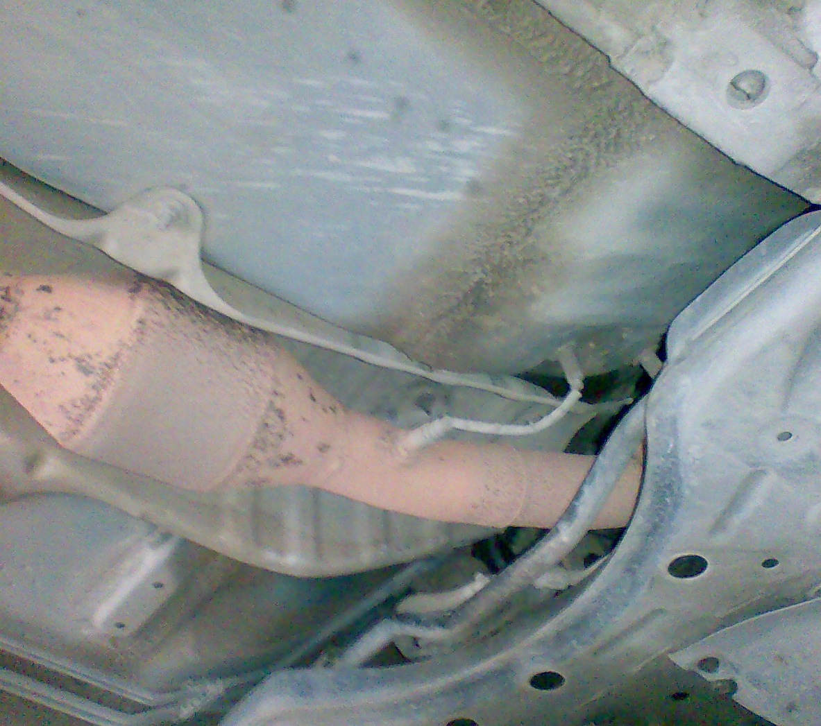 Catalyst cutout and installation of a flame arrester Mg-race Atiho - Toyota Celica 18 L 2000