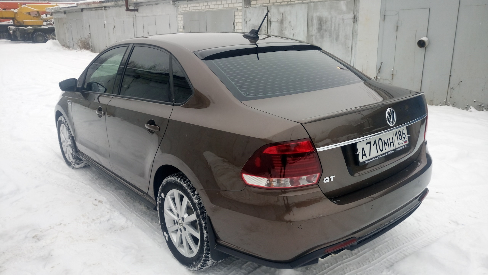 Volkswagen Polo sedan Brown