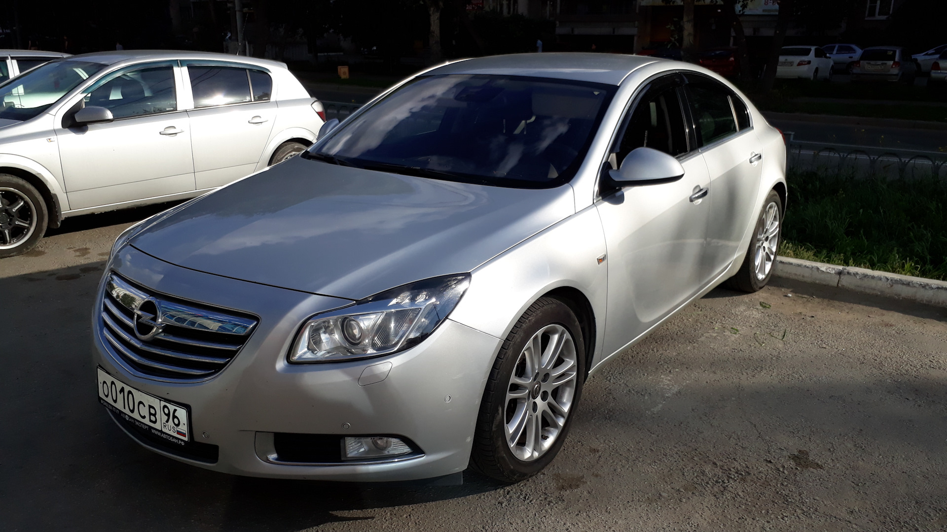 Opel Insignia Hatchback 2.0 бензиновый 2010 | 2.0 AT 4*4 не едет :) на  DRIVE2