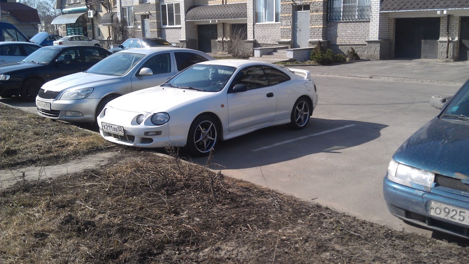 Машина рихтуется и красятся крылья и бампера! — Toyota Celica (200), 1 ...