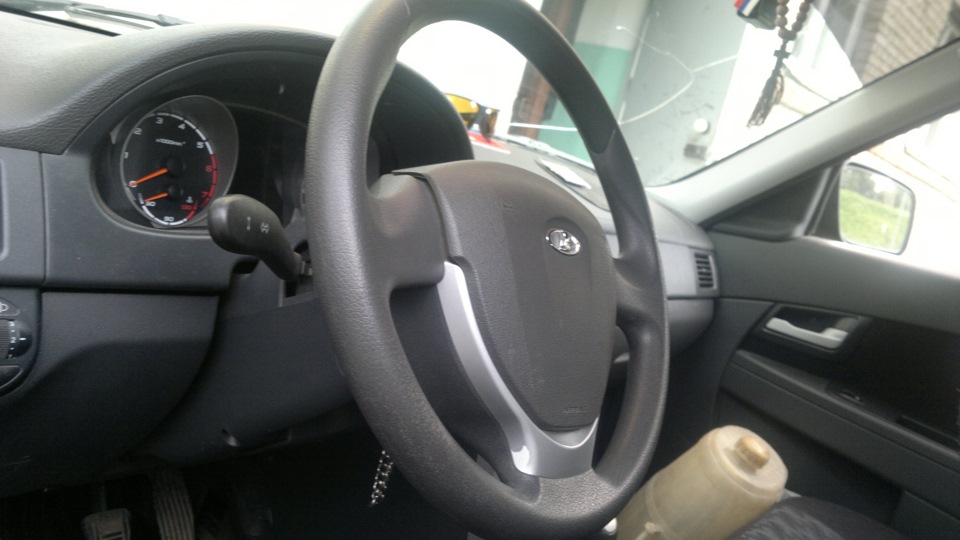 Перетяжка руля ЭКО кожей. — Lada Приора универсал, 1,6 л, 2012 года ...