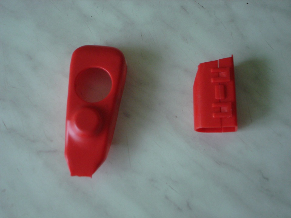 Пластмаска на клеме плюса — ЗАЗ Lanos, 1,5 л., 2010 года | своими ...