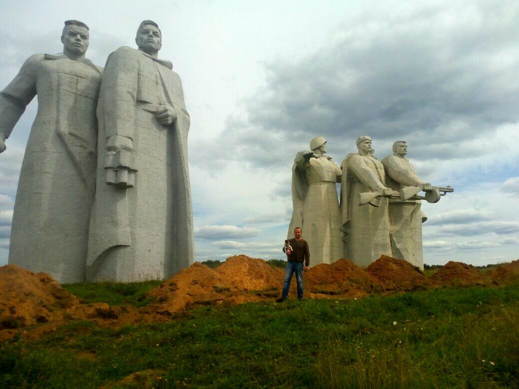 Монумент панфиловцам. Памятник панфиловцам в Дубосеково. Мемориал «героям-панфиловцам» в Дубосеково. Дубосеково 28 Панфиловцев. 28 Панфиловцев памятник в Дубосеково.