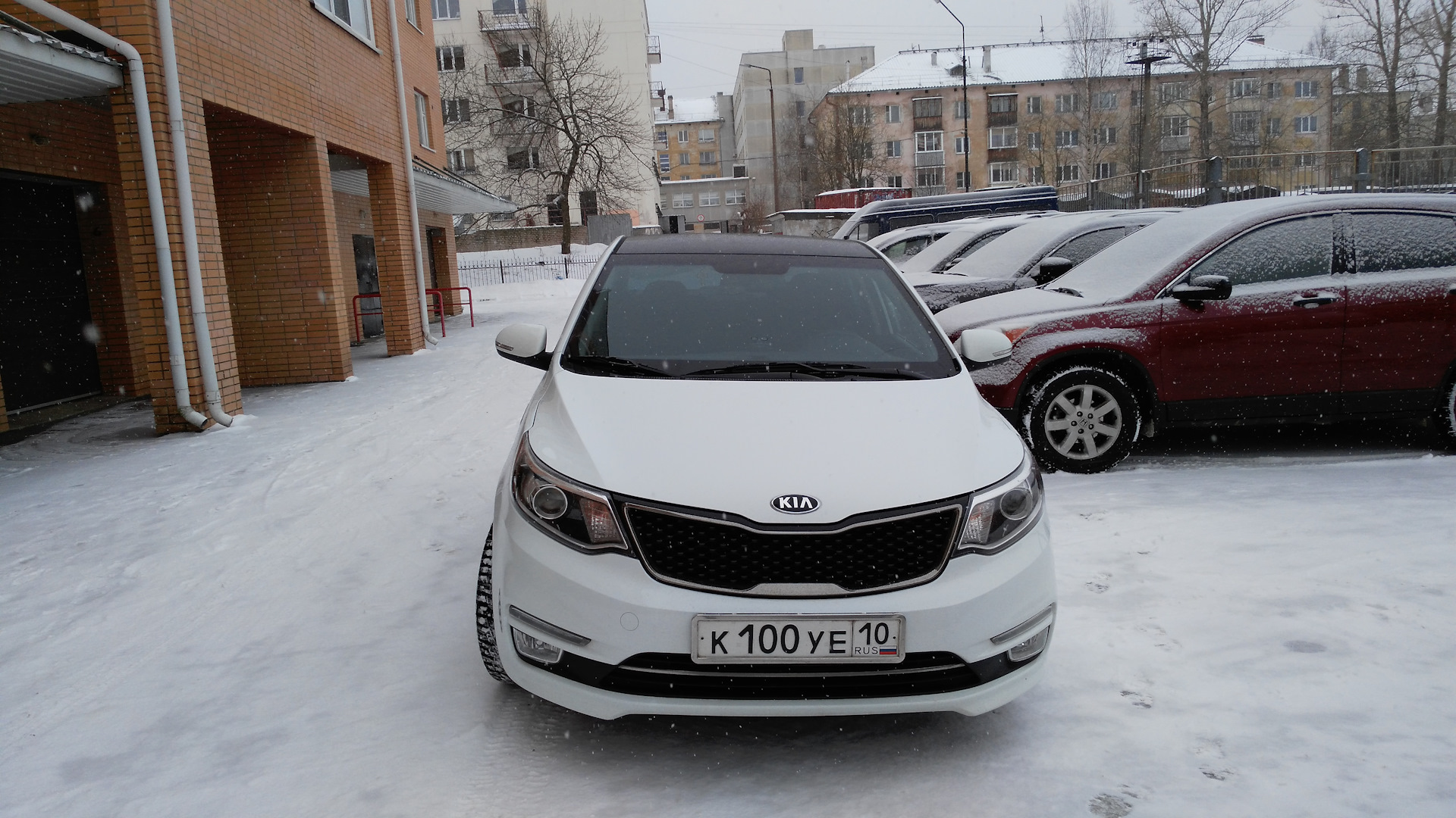 Kia Rio 3 черная крыша