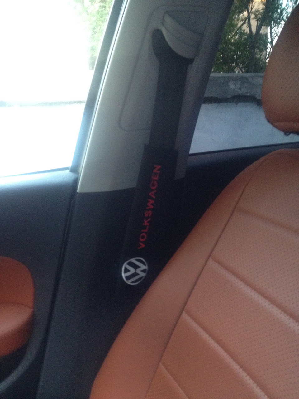 Снятие обшивки потолка Polo (sedan) часть1 - Volkswagen Polo Sedan, 1,6 л, 2012 