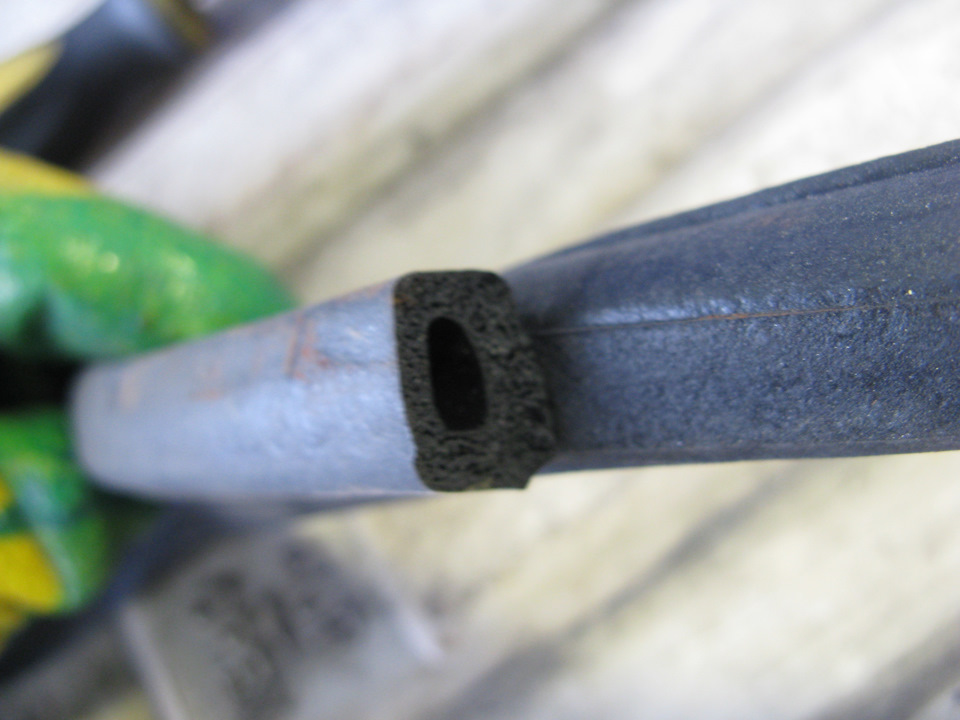 Часть уплотнителя отрезана — Volkswagen Transporter T3