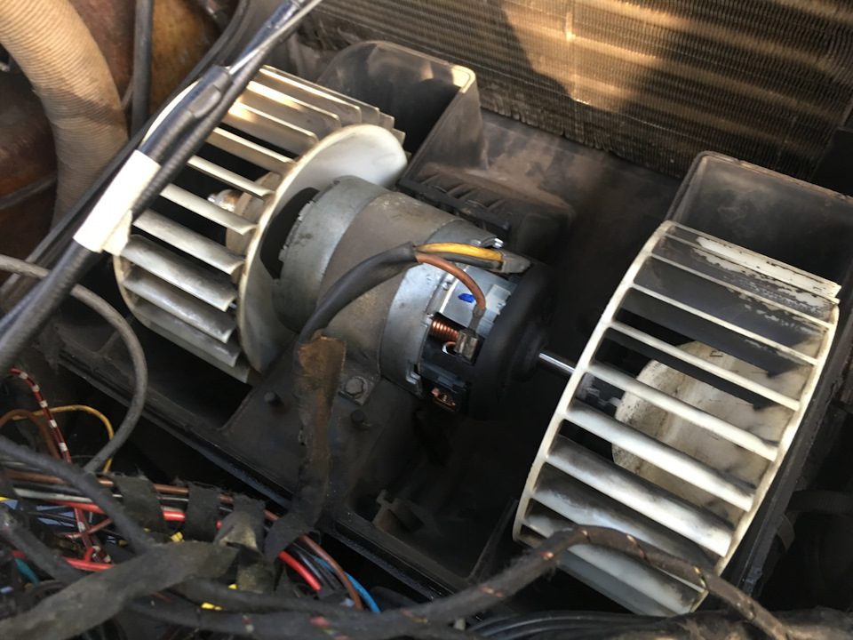 моторчик гелендваген. мерседес g320 печка салона. замок двери гелендваген 463. замена ремкомплекта дворников мерседес g463. моторчик гелендваген.