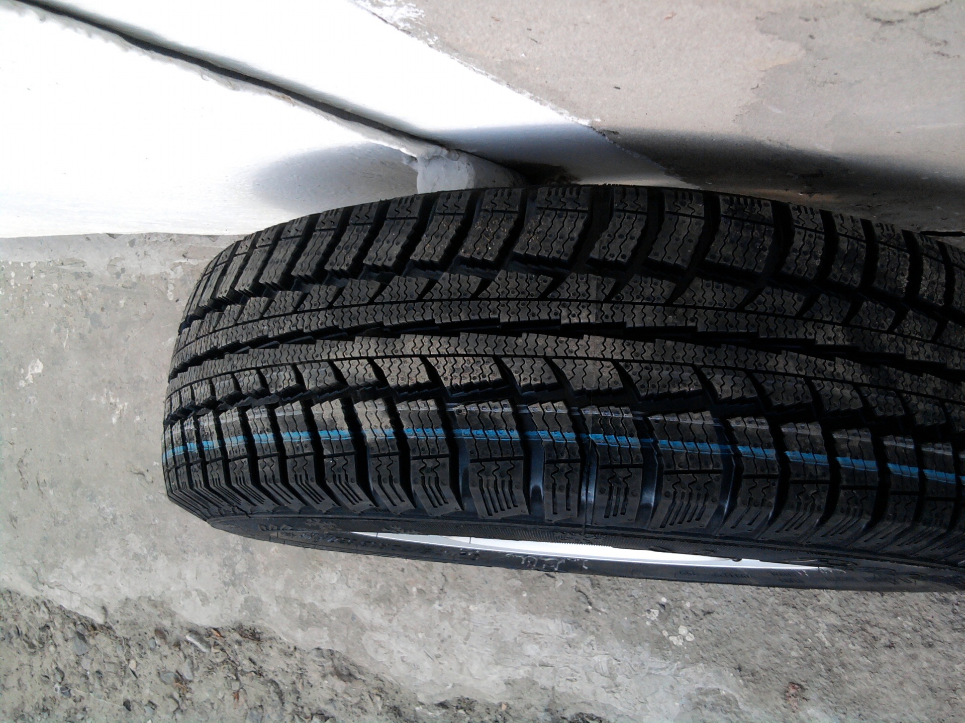 Cordiant polar sl pw-404. Данлоп аутсайд. Toyo observe garit giz. Gislaved nord frost 5 сбоку. Pirelli winter 190.