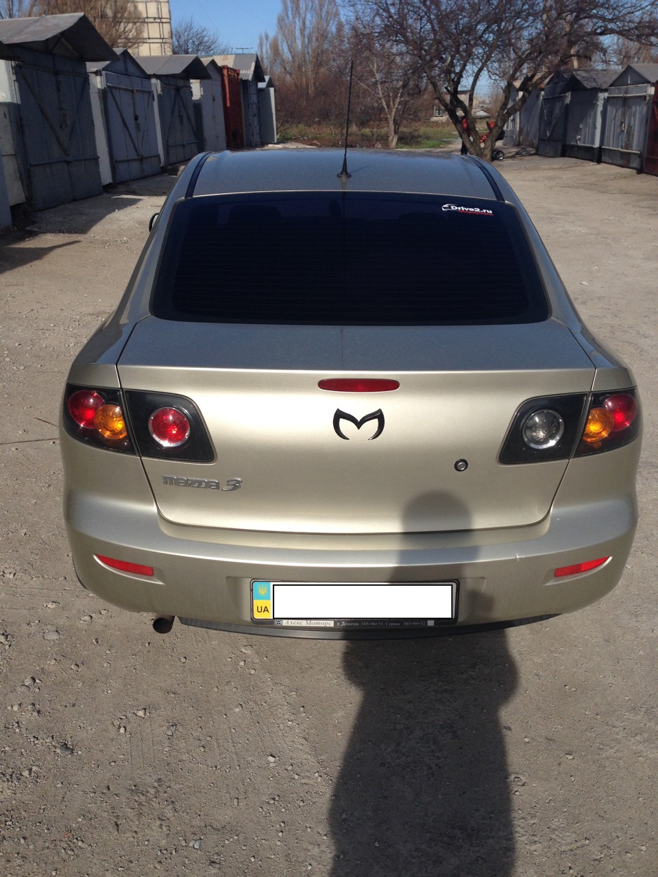 Эмблема Мазда-Бэтмен ("М") — Mazda 3 (1G) BK, 1,6 л, 2006 года ...