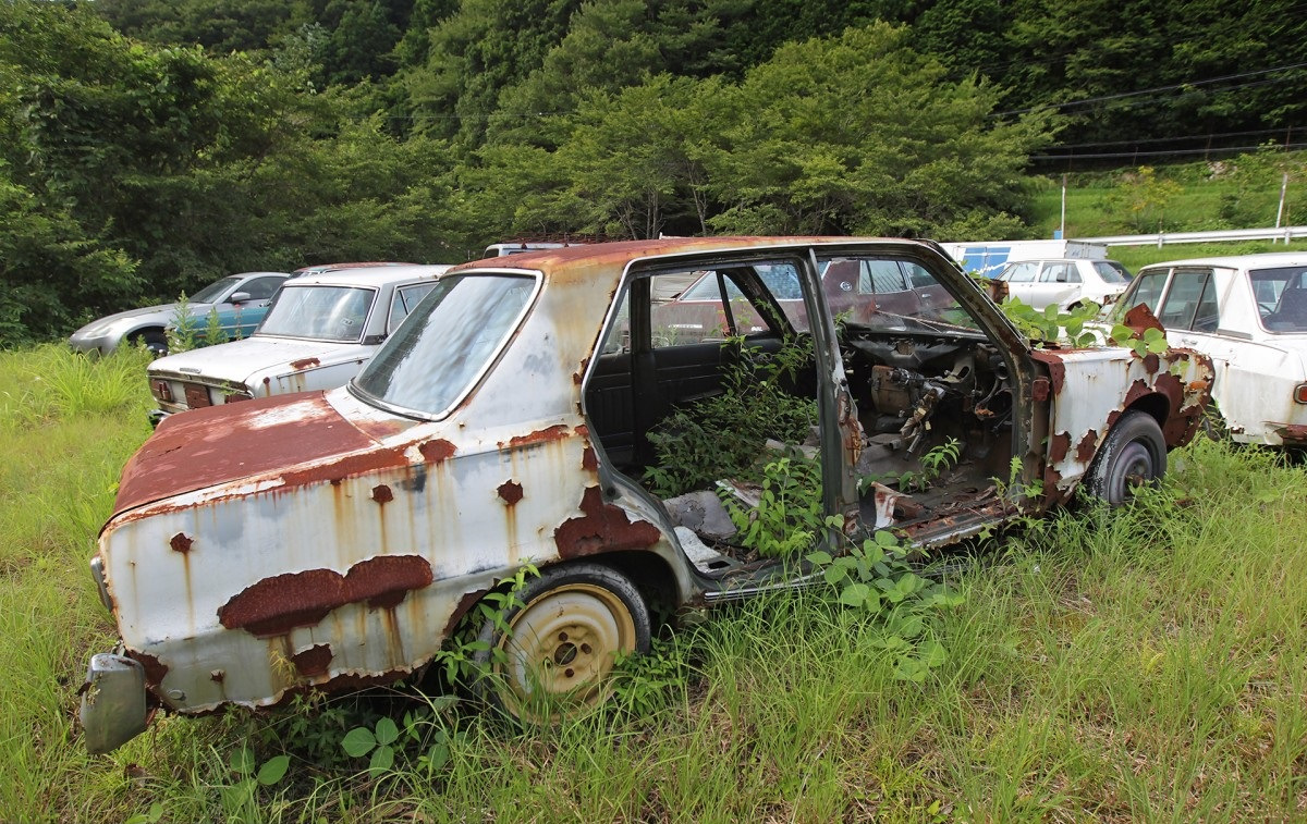 Заброшенные машины в Японии