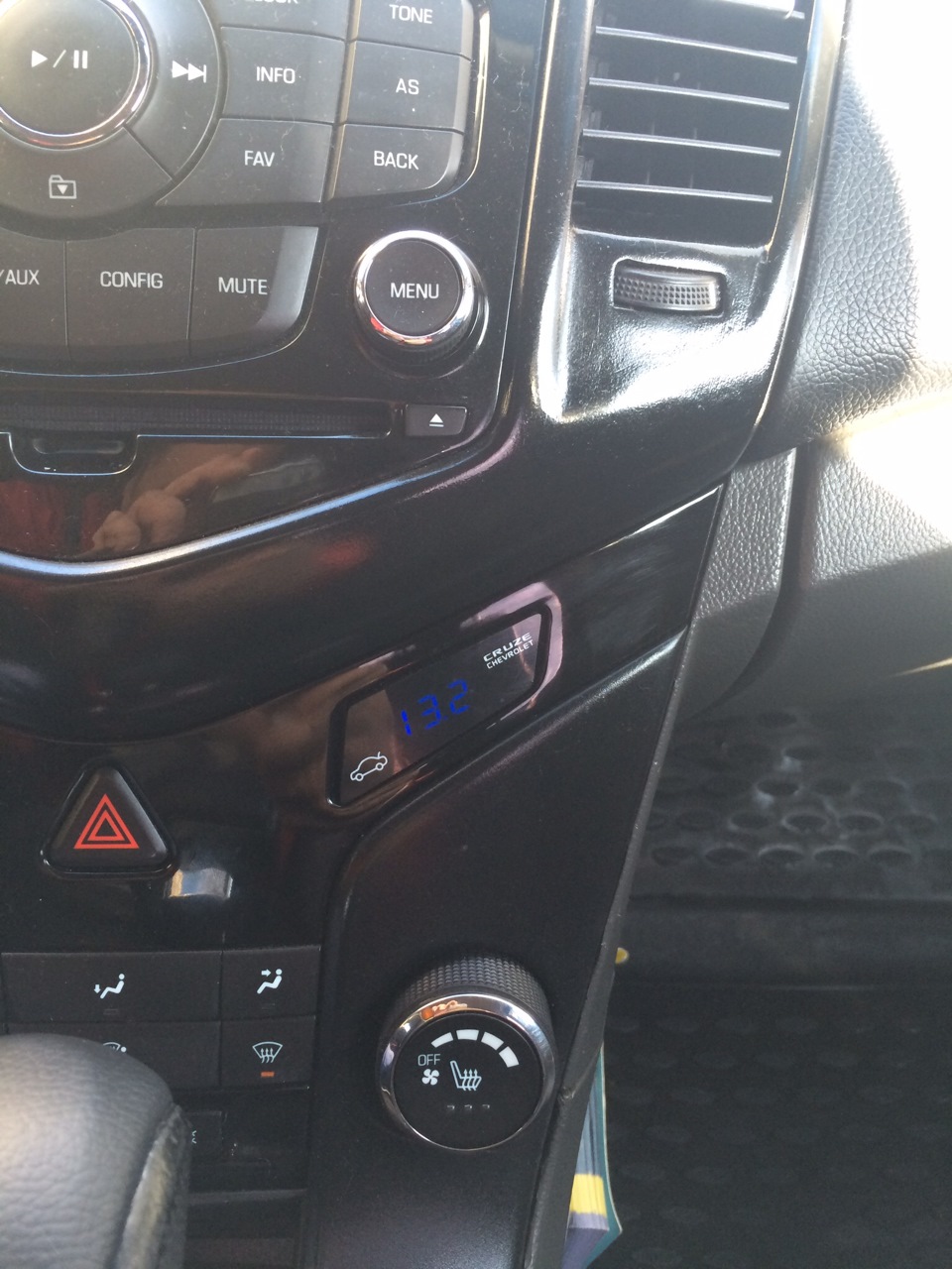 Кнопка открытия багажника — Chevrolet Cruze (1G), 1,6 л, 2011 года ...