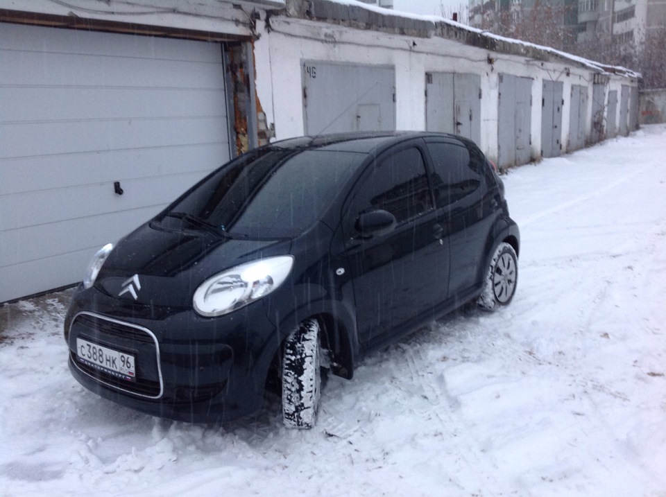 Тонировка в круг! — Citroen C1 (1G), 0,9 л, 2010 года | стайлинг | DRIVE2