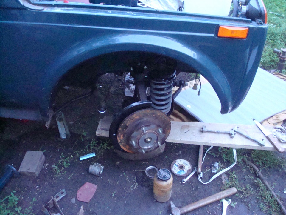 кулаки с нерегулируемыми подшипниками — Lada 4x4 3D, 1,8 л, 2002 года ...