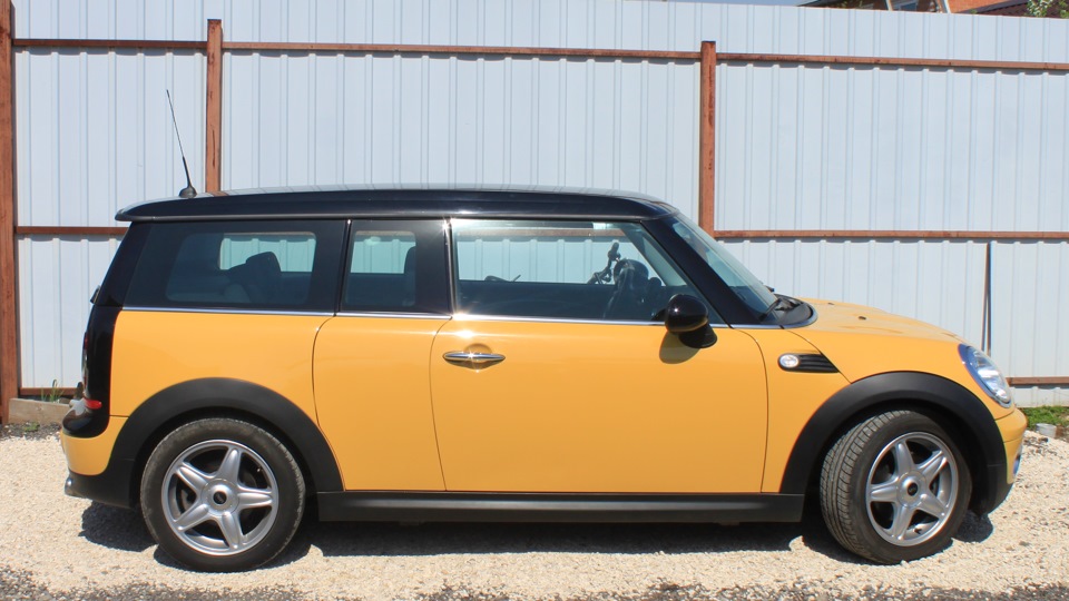 Mini Clubman Yellow Mellow Drive2