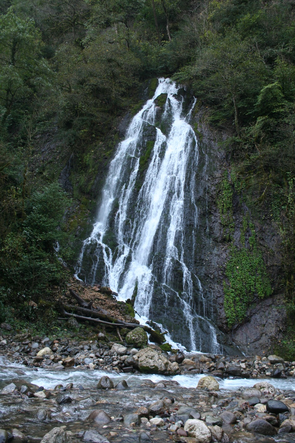 Водопад Курочкина в Абхазии