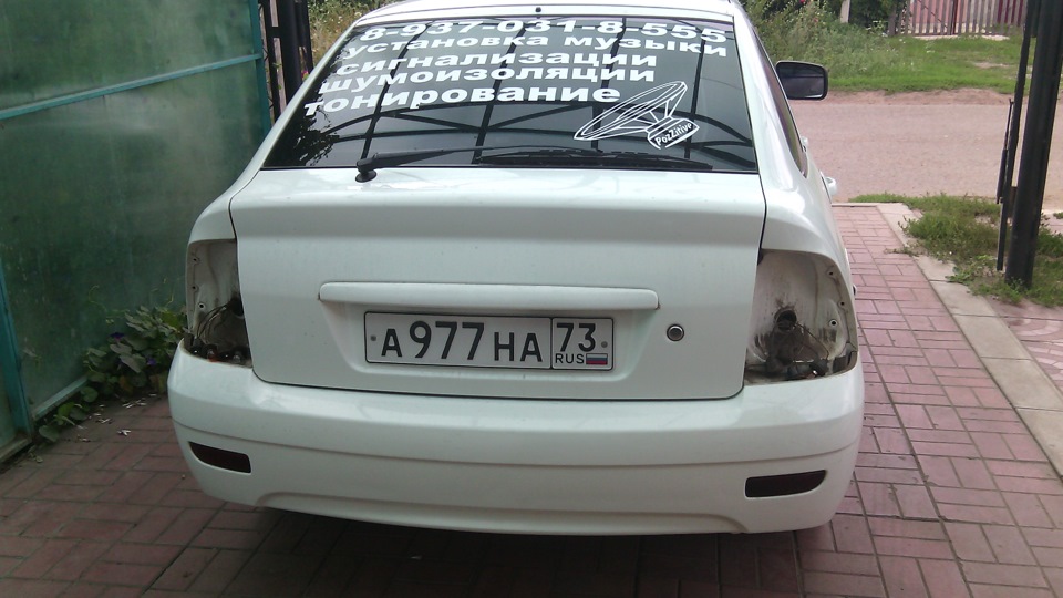полировка задних фонарей — Lada Приора хэтчбек, 1,6 л, 2012 года ...