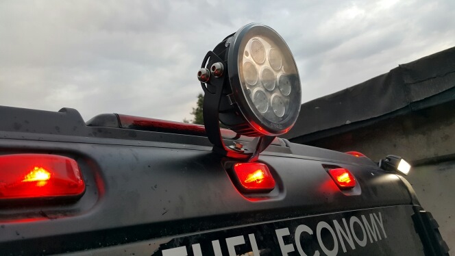 Golight stryker led. Антихвост стробоскоп. Антихвост для автомобилей. Антихвост стробоскоп. Фара-искатель фг-16.