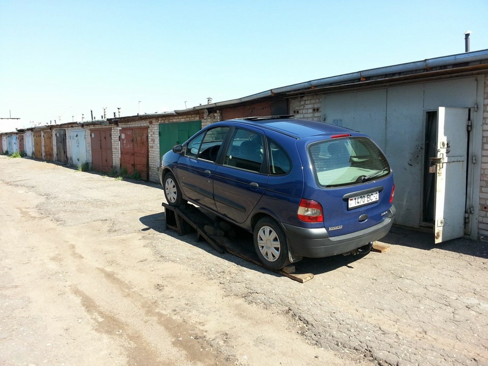 Замена гофры на глушителе — Renault Scenic I, 1,9 л, 1999 года ...