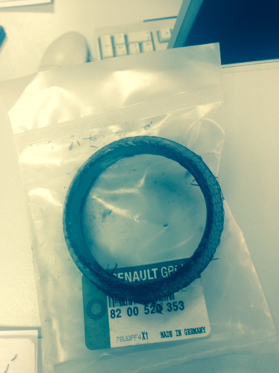 Помощь, странные звуки! Кольцо выхлопной трубы — Renault Megane III, 1 ...