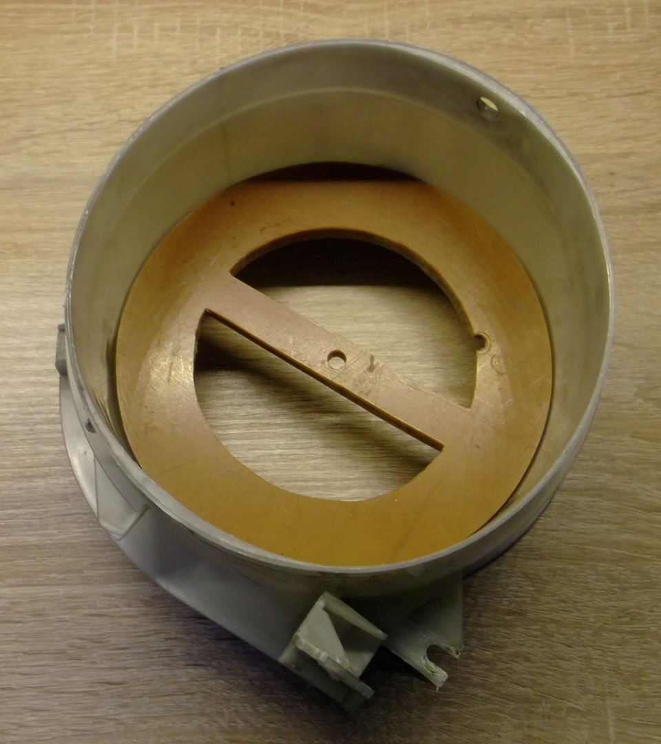 Щели потом промазал герметиком. — Audi 100 (C4)