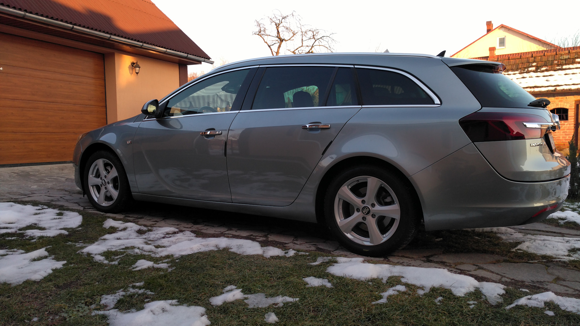 Opel Insignia Sports Tourer (1G) 2.0 дизельный 2014 | пепельно-серый  пепелац на DRIVE2