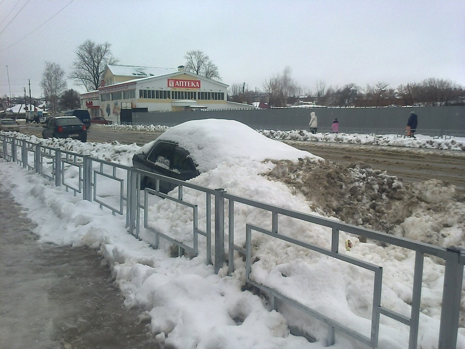 улыбнуло — Lada Приора седан, 1,6 л, 2012 года | прикол | DRIVE2