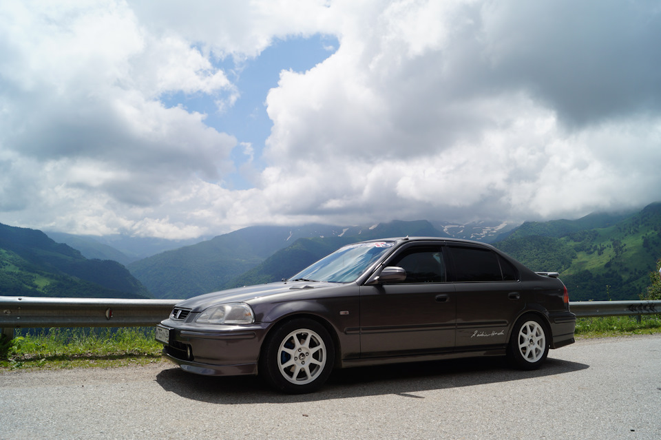 . — Honda Civic (6G)