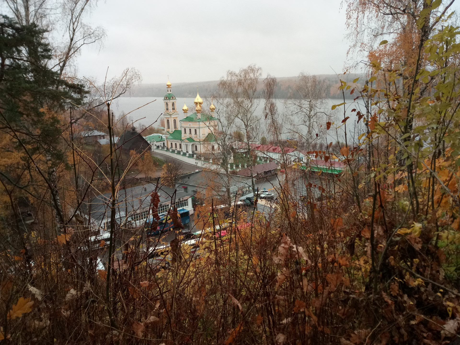 Гора Левитана в Плесе осень поздняя