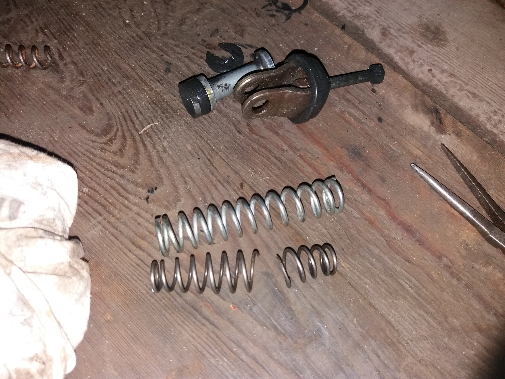 Поломка главного цилиндра сцепления. Главный цилиндр сцепления уаз 469 схема. Главный цилиндр сцепления газель. 5. Главный цилиндр сцепления мазда 3.