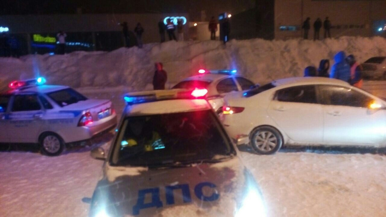 Флешмоб Елка Уфа — Lada Приора седан, 1,6 л, 2011 года | видео | DRIVE2