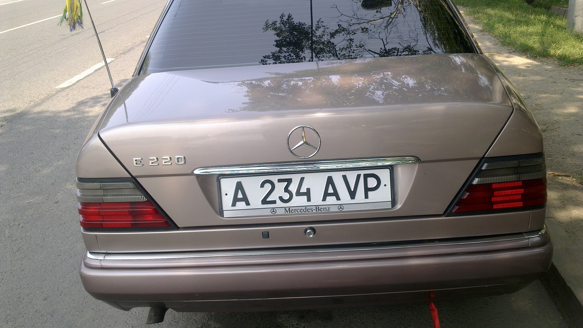 Mercedes-Benz E-class (W124) 2.2 бензиновый 1994 | Rosewood, E220 на DRIVE2