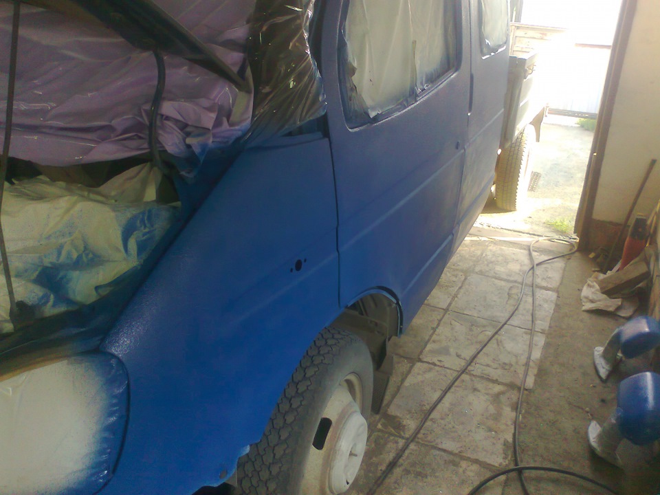 Номер краски для бортов газели. Газель из баллончика. Краска газель. Покраска газели 3302. Краска для покраски бортов газель.