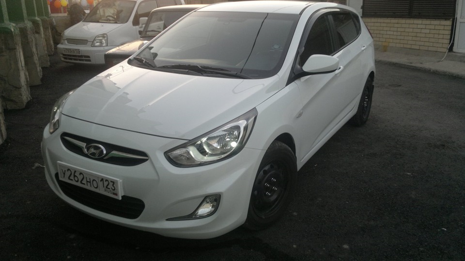 снял колпаки — Hyundai Solaris Hatchback, 1,6 л, 2014 года | колёсные ...