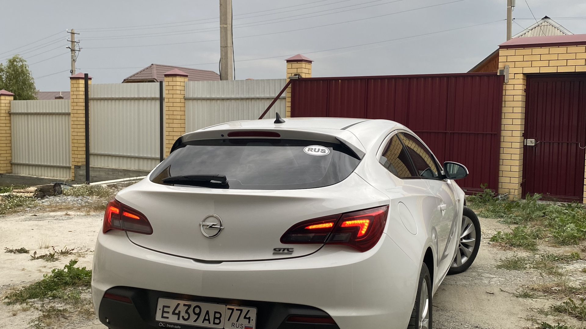 Opel Astra J GTC 1.6 бензиновый 2013 | 1.6 Turbo на DRIVE2