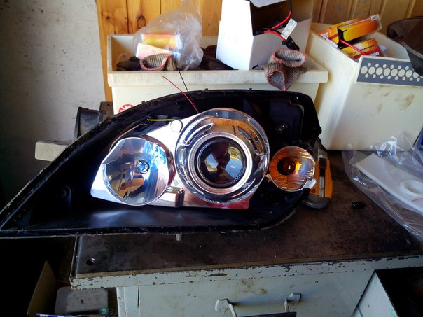 Свет бомба! Линзы и ангельские глазки. - Nissan Primera (P12), 2 л, 2005 года ст