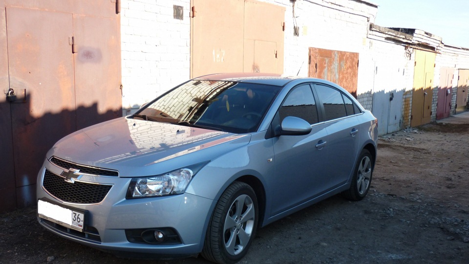 Chevrolet Cruze серый металлик