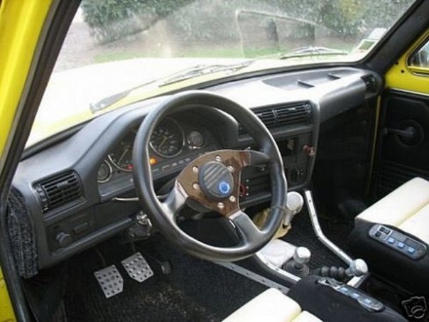 Ваз 2121 торпедо от. Торпеда от шевроле нива на ниву 2121. Чего от чего подходит на ниву. Резина я 245 на ниву. Нива 2121 без бамперов.