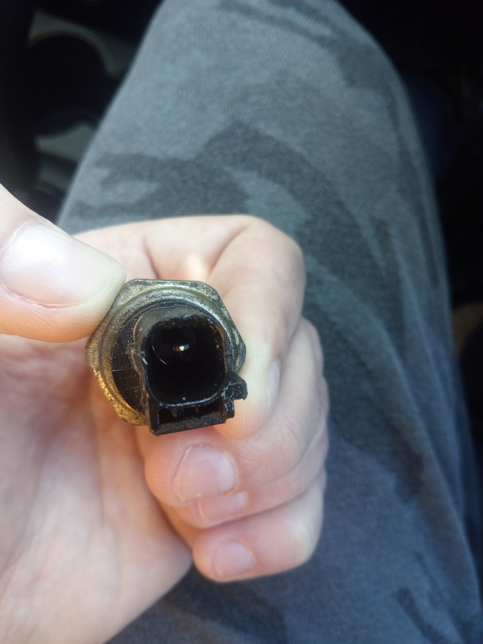 Загорелась масленка на панели приборов — Honda Fit (1G), 1,3 л, 2002 ...