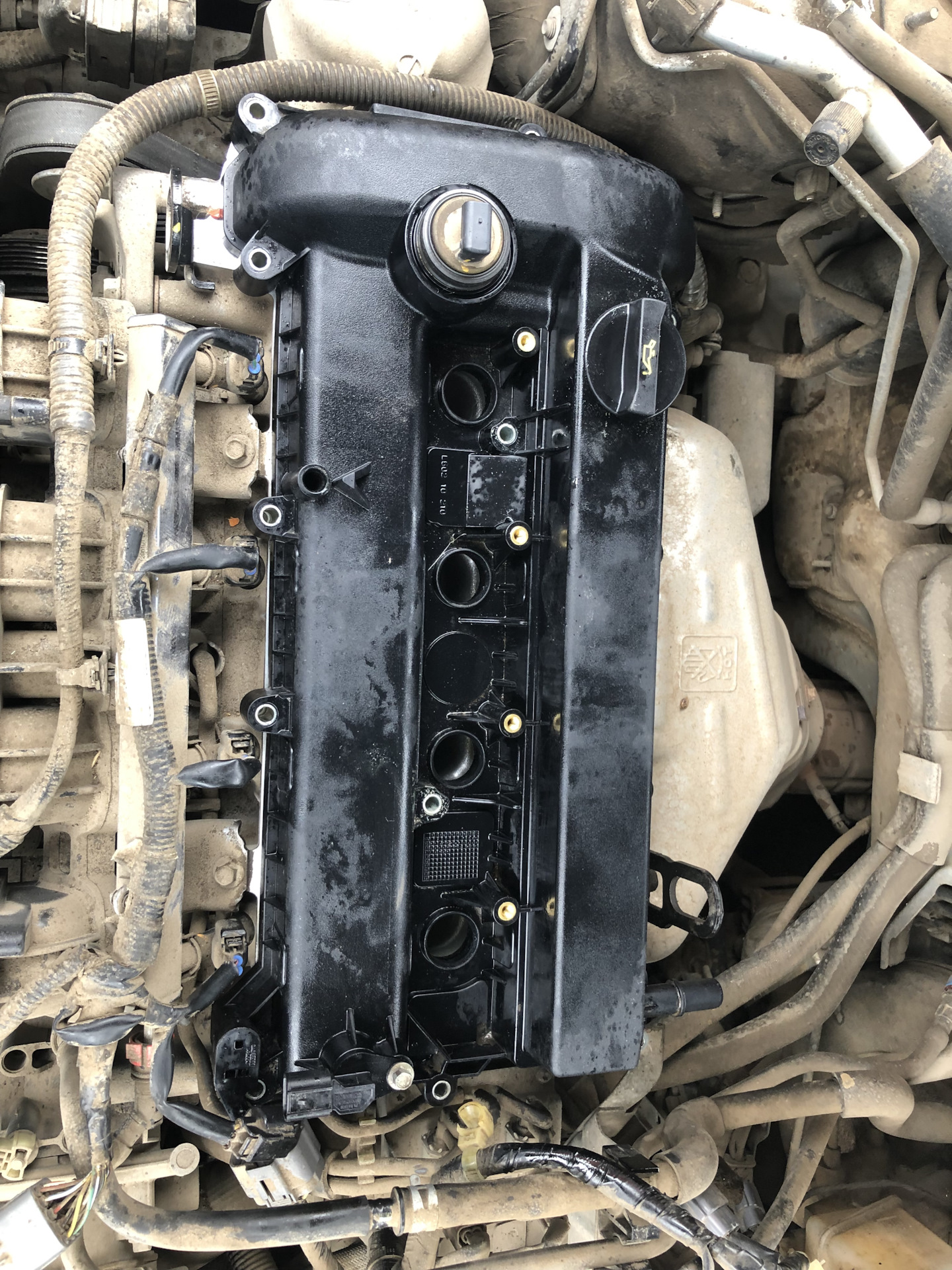 Замена прокладки клапанной крышки — Mazda 6 (2G) GH, 2 л, 2012 года ...