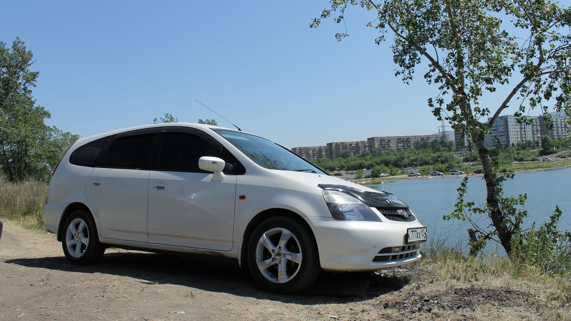 Honda stream 2010 год