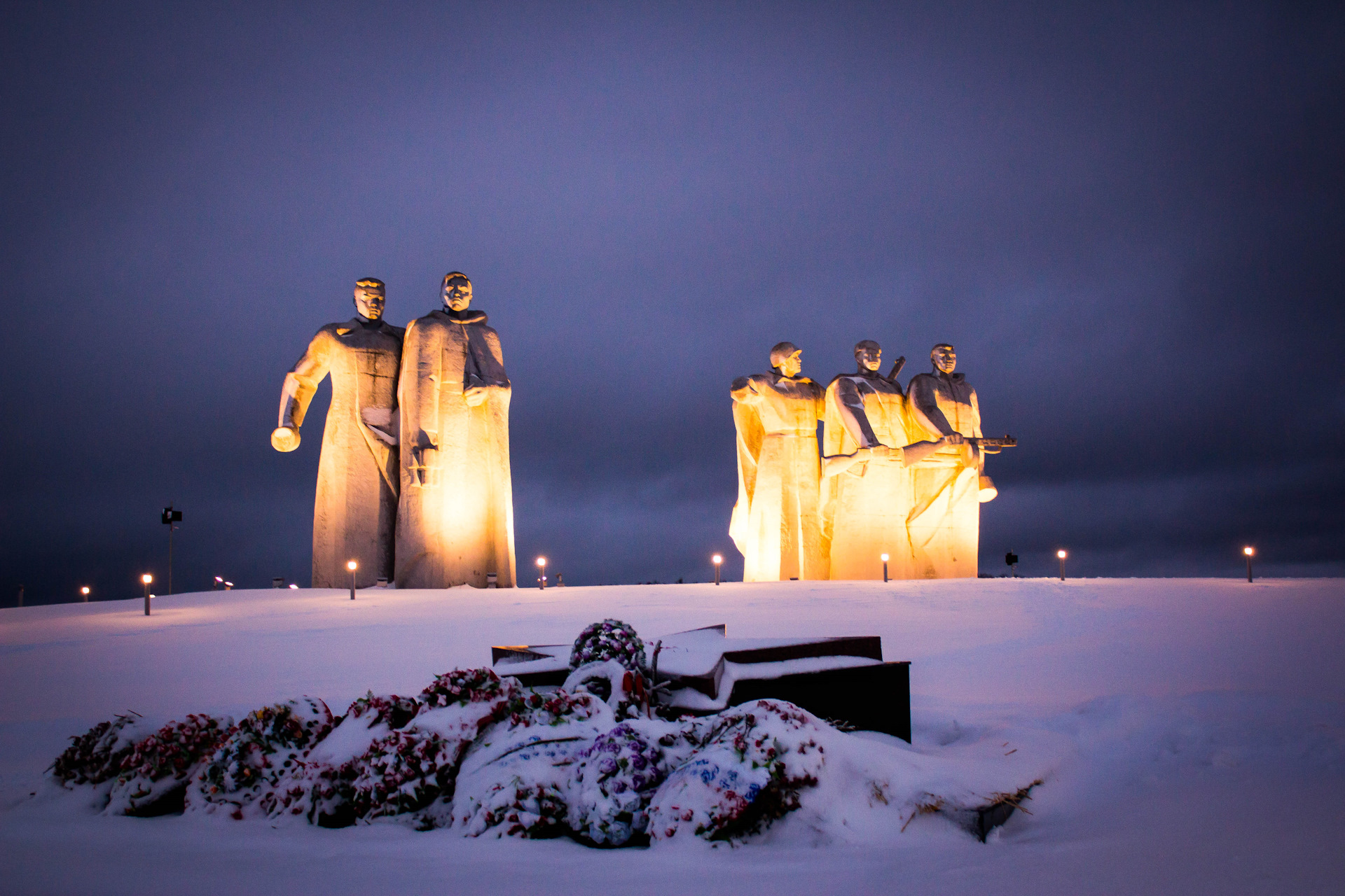 Мемориал героям панфиловцам Волоколамск зимой