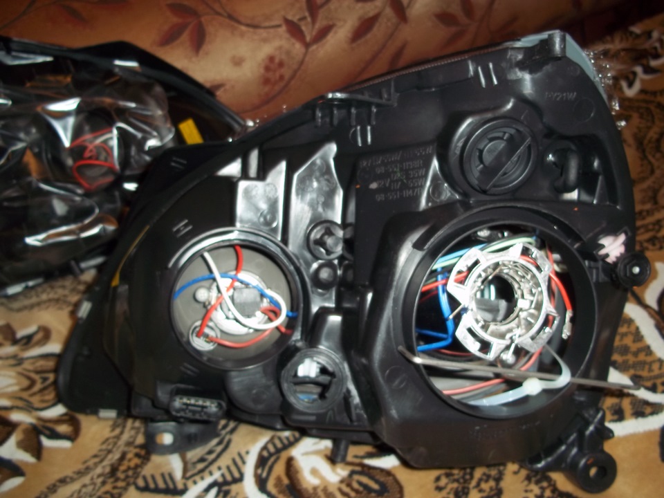 вид сзади — Renault Symbol