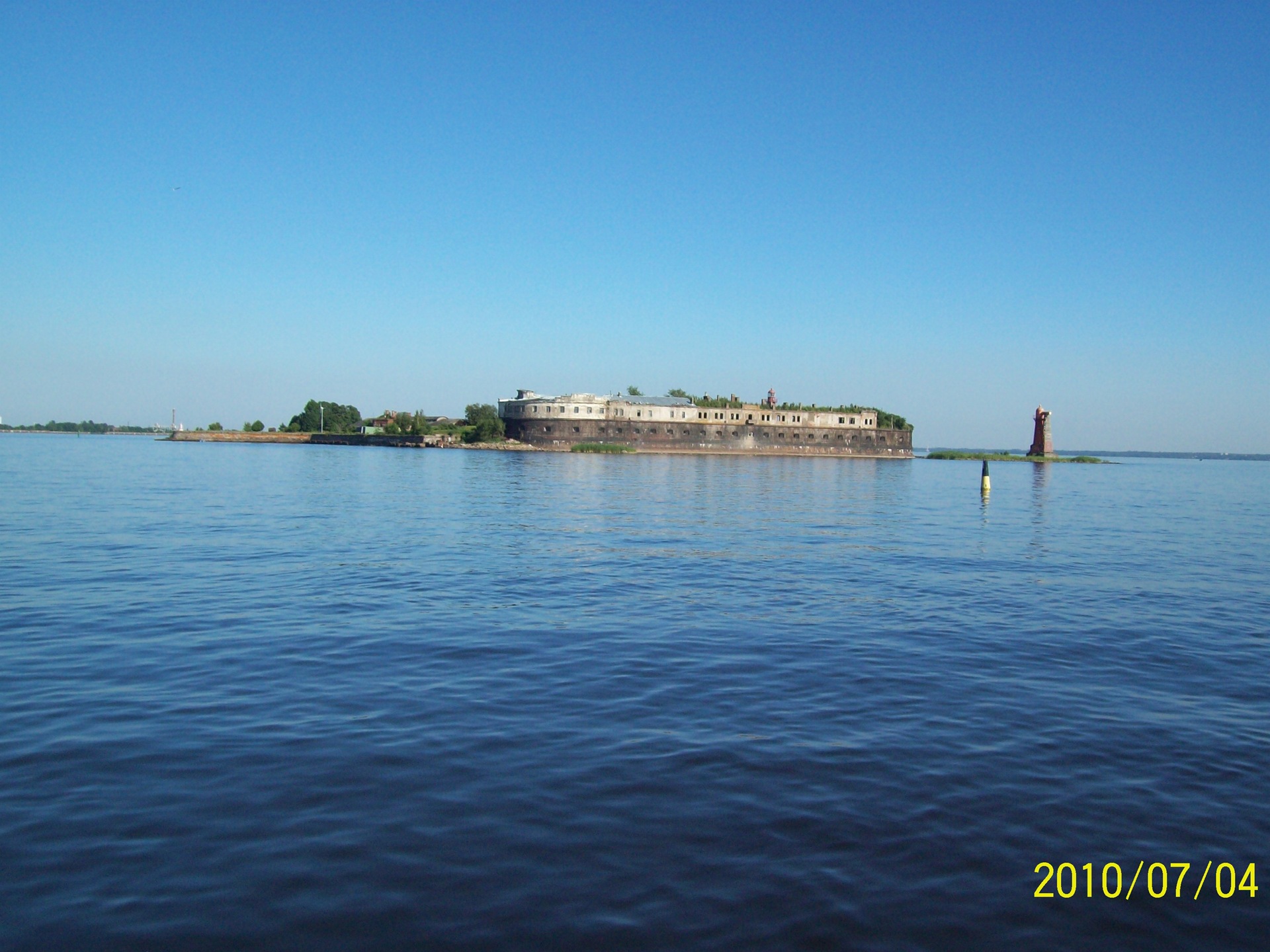 Городской пляж кронштадт. Кронштадтский пляж, Кронштадт. Тулонская аллея Кронштадт пляж. Форт Меншиков Кронштадт. Кронштадт берег.