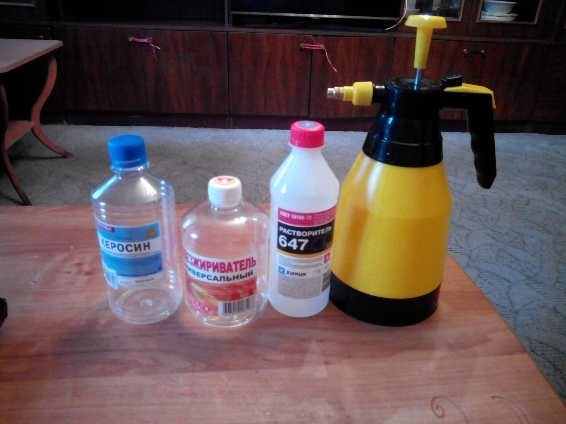 Уайт спирит против ржавчины. Растварительдля битума. Уайт спирит растворитель силикона. Каким растворителем смыть. Растворитель для масла машинного.