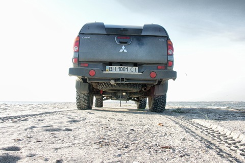 Фото в бортжурнале Mitsubishi L200 (4G). Запчасти на фото: 1001C1