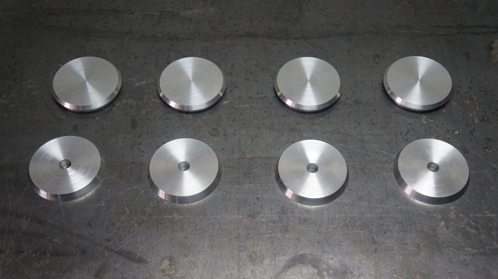 Заглушка сферическая d108 ст3. Заглушка нижняя 537-2304059. Заглушка для труб ф101. Заглушки для металлических дверей. Заглушка на трубу д300.