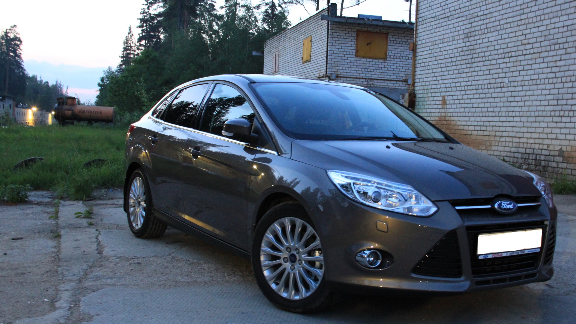 Комплектация титаниум форд фокус 3. Ford Focus 3 Titanium. Ford Focus 3 2012 Titanium. Форд фокус хэтчбек 3 2012 Титаниум. Ford Focus 3 хэтчбек Titanium.