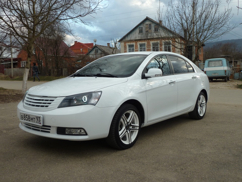 Geely Emgrand ес7