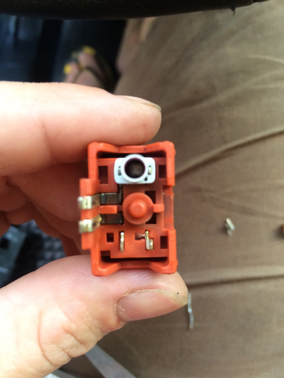 Сгорели 2 лампочки на подогреве сидений! — Suzuki Grand Vitara (2G), 2 ...